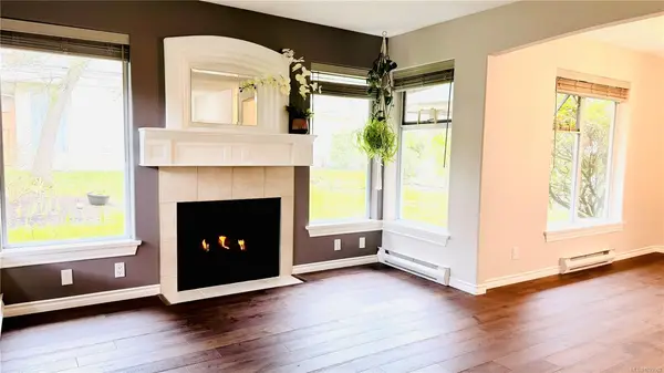 290 Corfield St S # 9, Parksville BC V9P 2G4 - 3 bed, 3 bath in Parksville