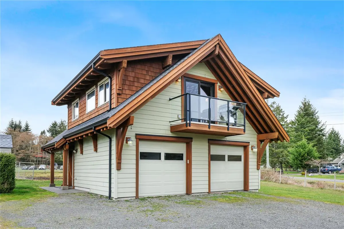 1705 Tames Rd, Courtenay BC V9J 1X9