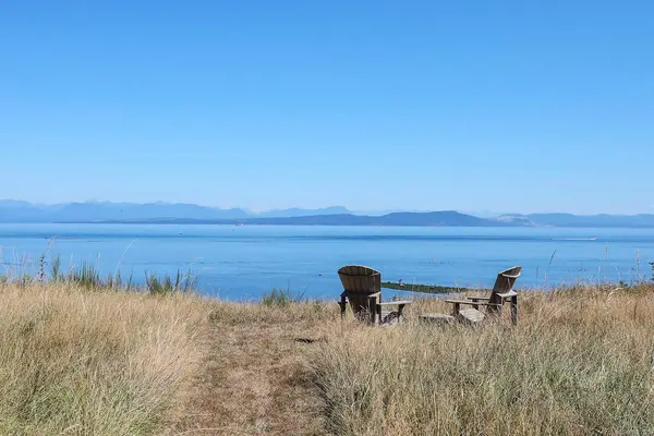 290 Connemara Rd, Comox BC V9M 3T4