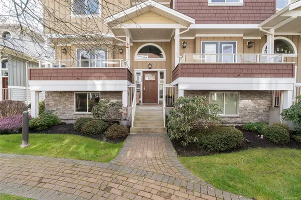 560 Heatherdale Lane, Saanich BC V8Z 0A4