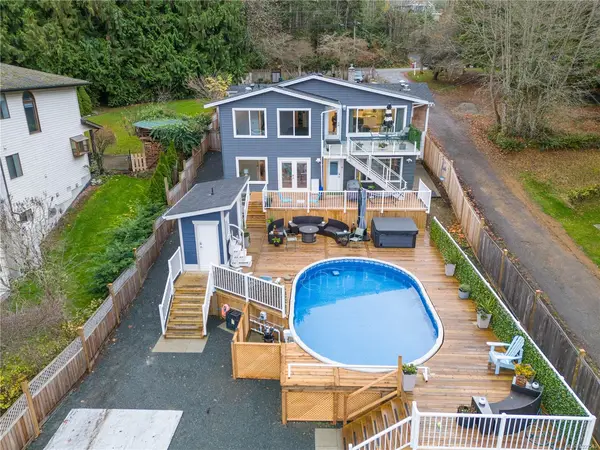 7896 Lantzville Rd, Lantzville BC V0R 2H0 - 5 bed, 4 bath in Lantzville