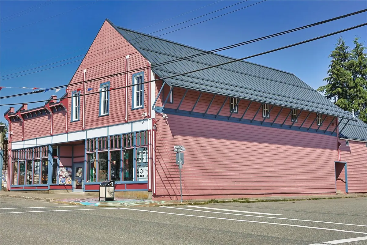2712 Dunsmuir Ave, Cumberland BC V0R 1S0