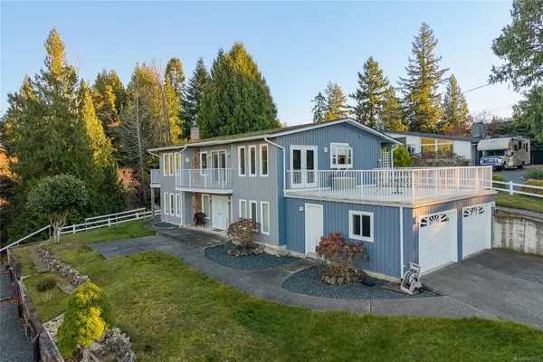 350 Garrett Rd, Qualicum Beach BC V9K 1H4 - 5 bed, 4 bath in Qualicum Beach