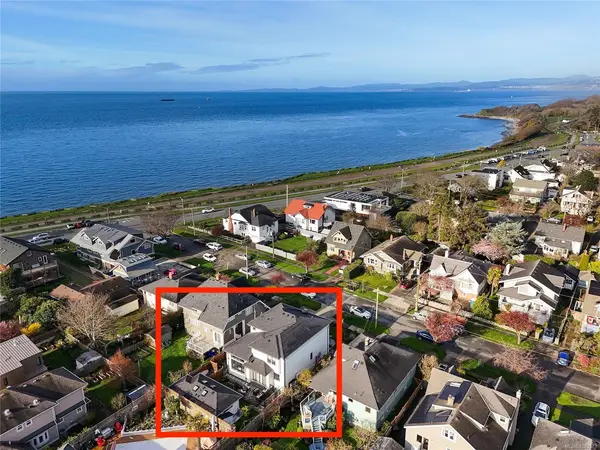 25 Howe St, Victoria BC V8V 4K2 - 4 bed, 4 bath in Victoria