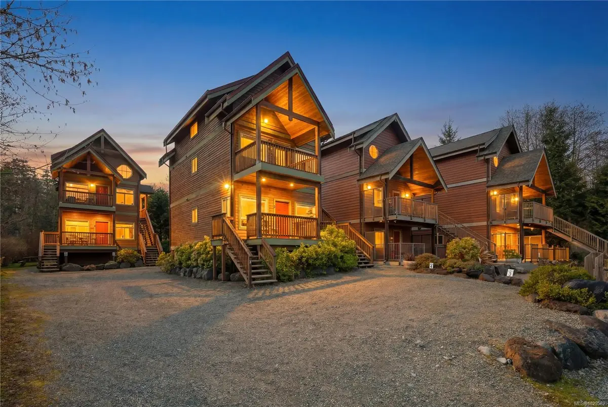 258 & 266 Boardwalk Blvd, Ucluelet BC V0R 3A0