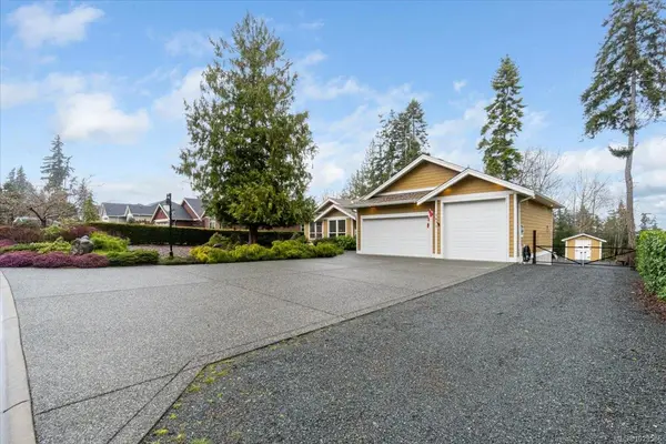 3831 Creekside Dr, Bowser BC V0R 1G0 - 3 bed, 3.0 bath in Bowser