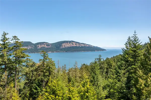9825 Canal Rd, Pender Island BC V0N 2M3
