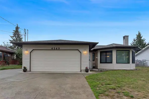 4249 Quadra St, Saanich BC V8X 1L5