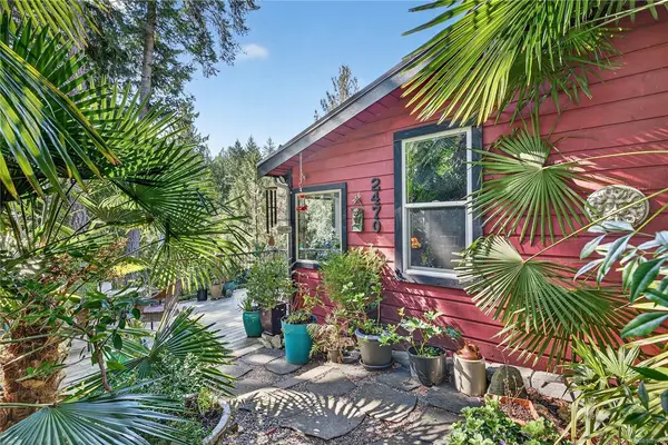 2470 North End Rd, Salt Spring BC V8K 1A9 - 3 bed, 4 bath in Salt Spring