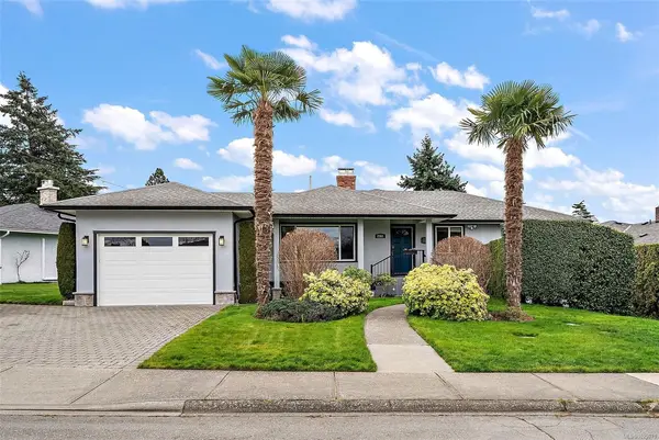 2861 Eastdowne Rd, Oak Bay BC V8R 5R7 - 5 bed, 4 bath in Oak Bay