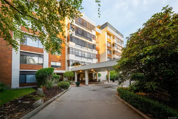 420 Linden Ave # 405, Victoria BC V8V 4G3 - 2 bed, 2 bath in Victoria