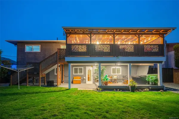 214 Cameron St, Parksville BC V9P 1G7 - 4 bed, 2 bath in Parksville