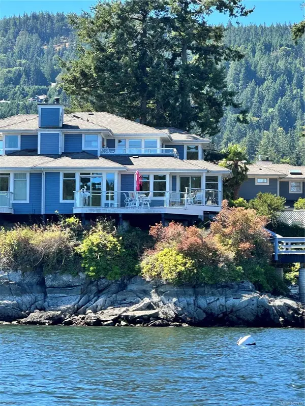 111 Fulford-Ganges Rd # 9, Salt Spring BC V8K 2T9