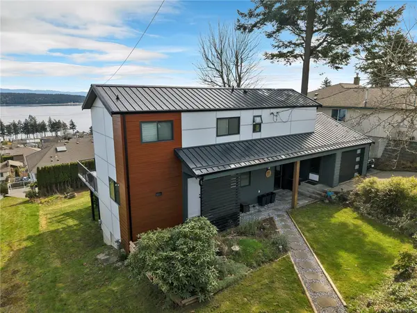 241 Alder St S, Campbell River BC V9W 2M9