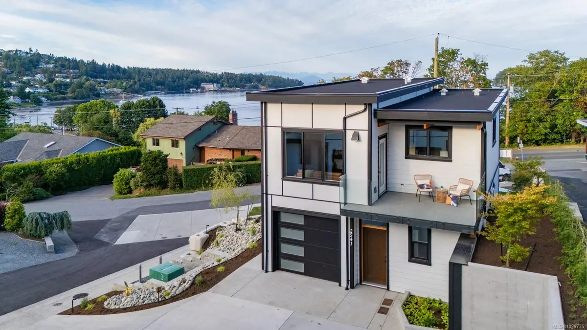2541 Doctors Rd, Nanaimo BC V9S 3V4