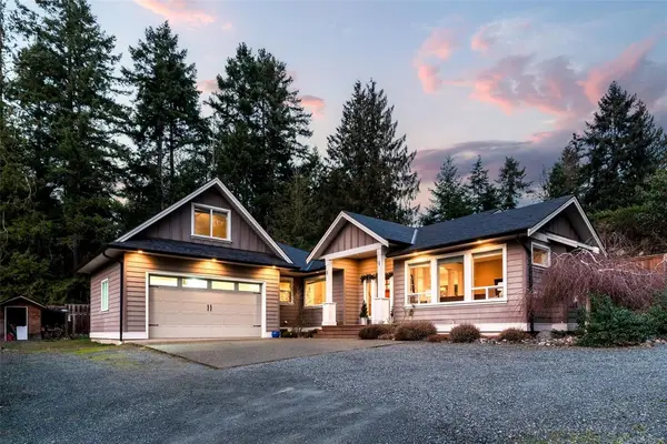 2629 Shawnigan Lake Rd, Shawnigan Lake BC V0R 2W2 - 3 bed, 2 bath in Shawnigan Lake