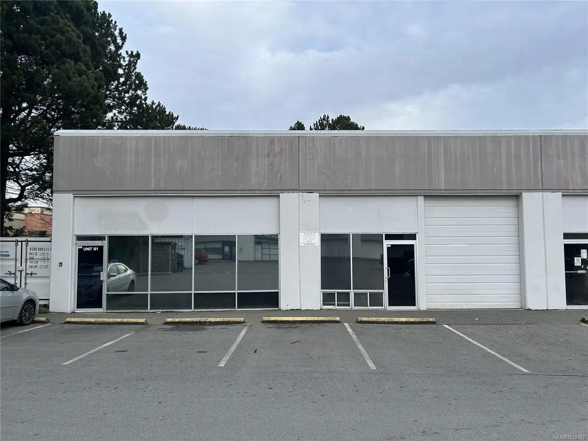 555 Ardersier Rd # B1, Victoria BC V8Z 1C8