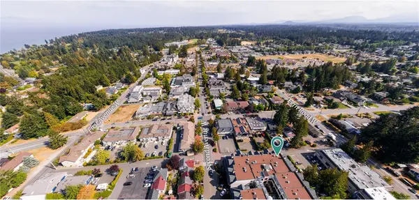 222 Second Ave # 105, Qualicum Beach BC V9K 0A4