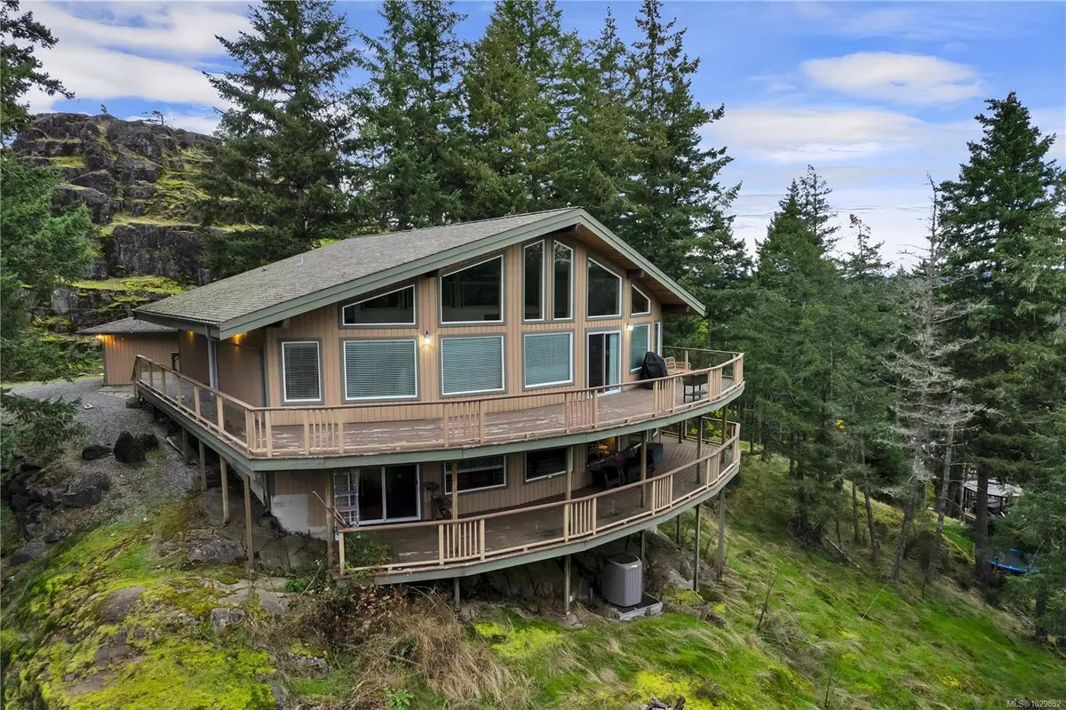 620 Helanton Rd # 27A, Quadra Island BC V0P 1N0