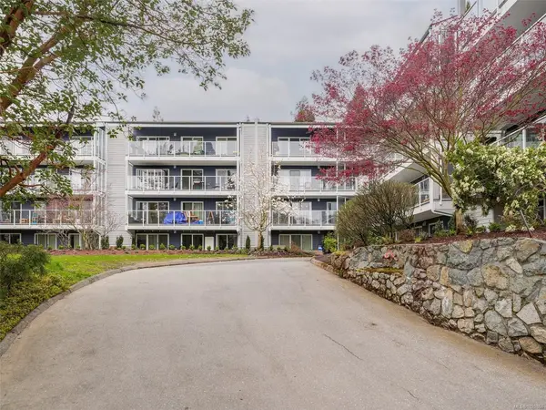 3277 Quadra St # 102, Saanich BC V8X 4W9