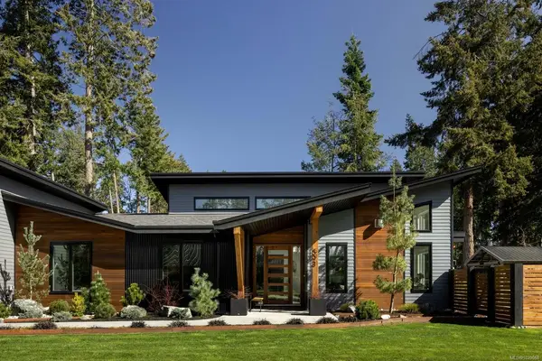 593 Downey Rd, North Saanich BC V8L 5M6 - 4 bed, 5 bath in North Saanich