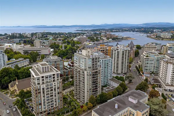 751 Fairfield Rd # 604, Victoria BC V8W 4A4 - 1 bed, 1 bath in Victoria