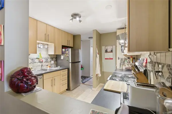 4728 Uplands Dr # 302, Nanaimo BC V9T 4S9 - 2 bed, 1 bath in Nanaimo