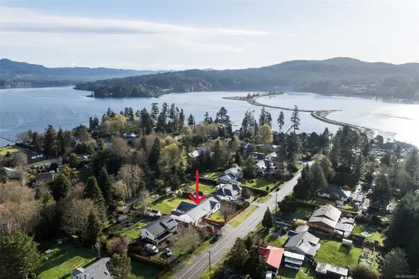 1563 Whiffin Spit Rd, Sooke BC V9Z 0T4 - 3 bed, 2 bath in Sooke