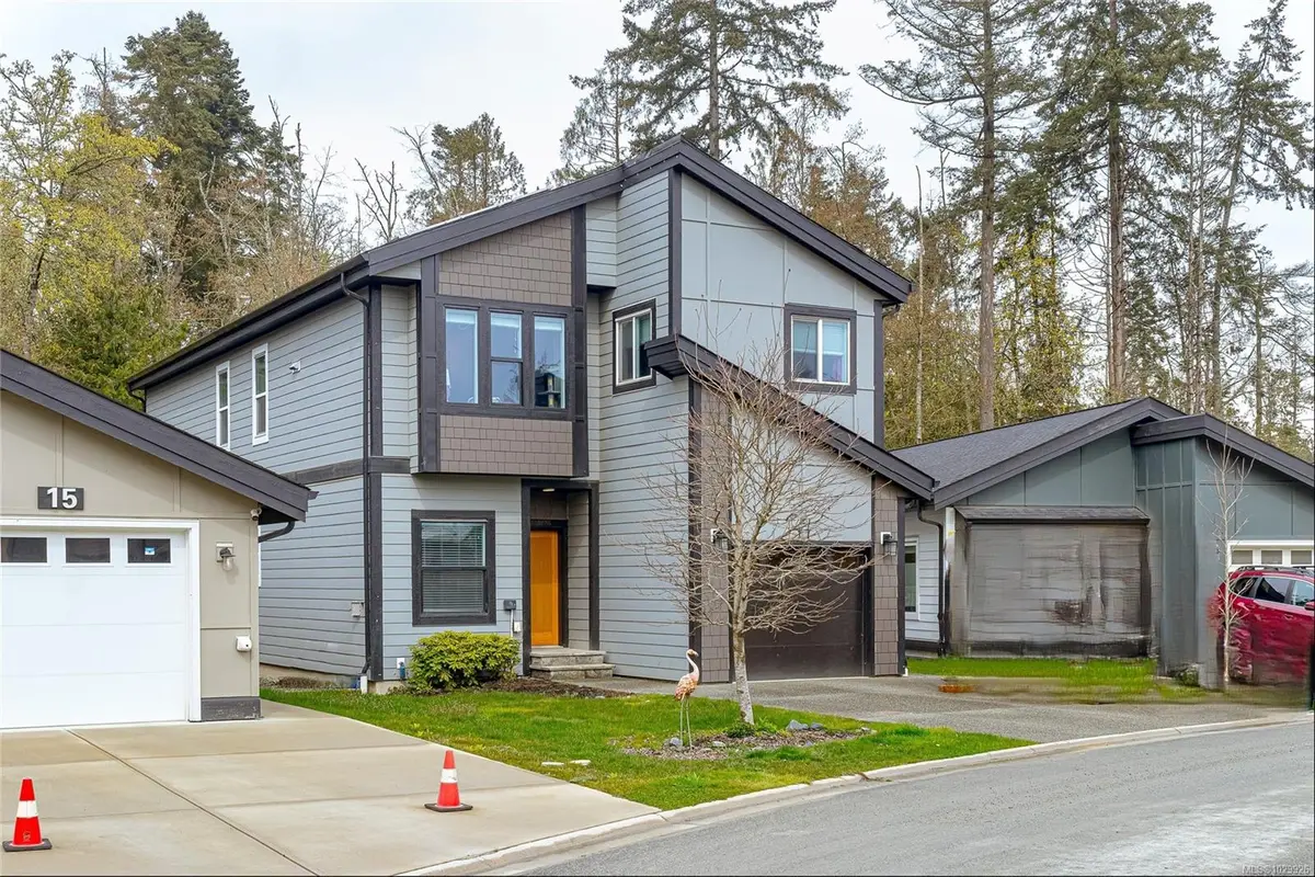 17 Saanich Ridge Dr, Central Saanich BC V8M 0B8