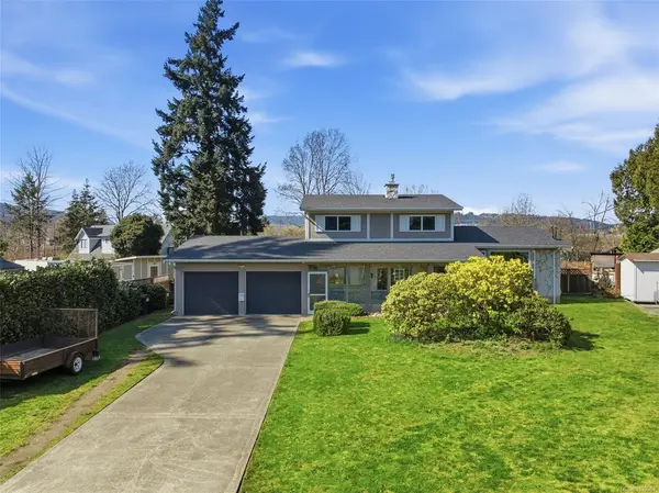 728 Heaslip Pl, Colwood BC V9B 4W1