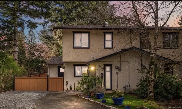 3043 Pickford Rd # A, Colwood BC V9B 2L3