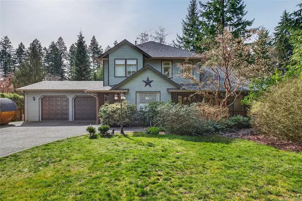 8856 McLarey Ave, Black Creek BC V9J 1A3 - 3 bed, 3 bath in Black Creek