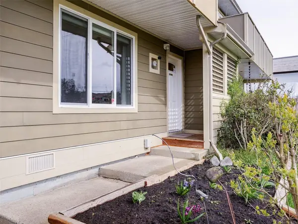 2035 Melville Dr, Sidney BC V0R 1S1