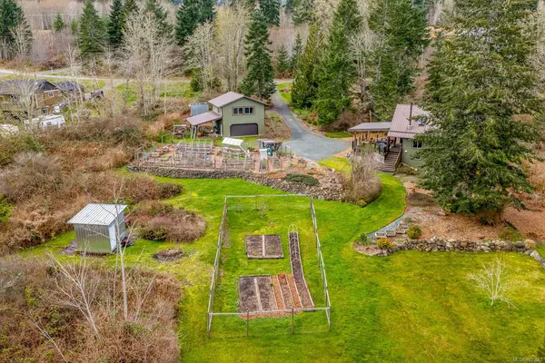 6590 Country Rd, Fanny Bay BC V0R 1W0 - 2 bed, 3.0 bath in Fanny Bay