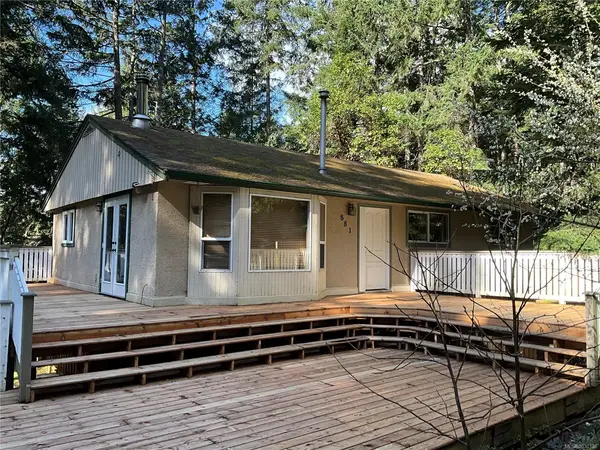881 Sharie Rd, Gabriola Island BC V0R 1X2 - 4 bed, 2 bath in Gabriola Island