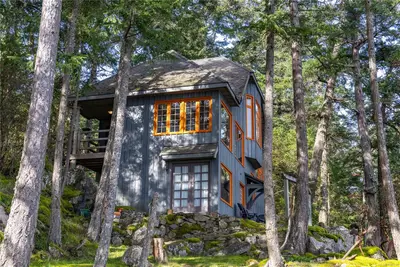 4328 Clam Bay Rd, Pender Island BC V0N 2M1