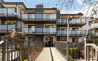 1241 Fairfield Rd # 402, Victoria BC V8V 3B3