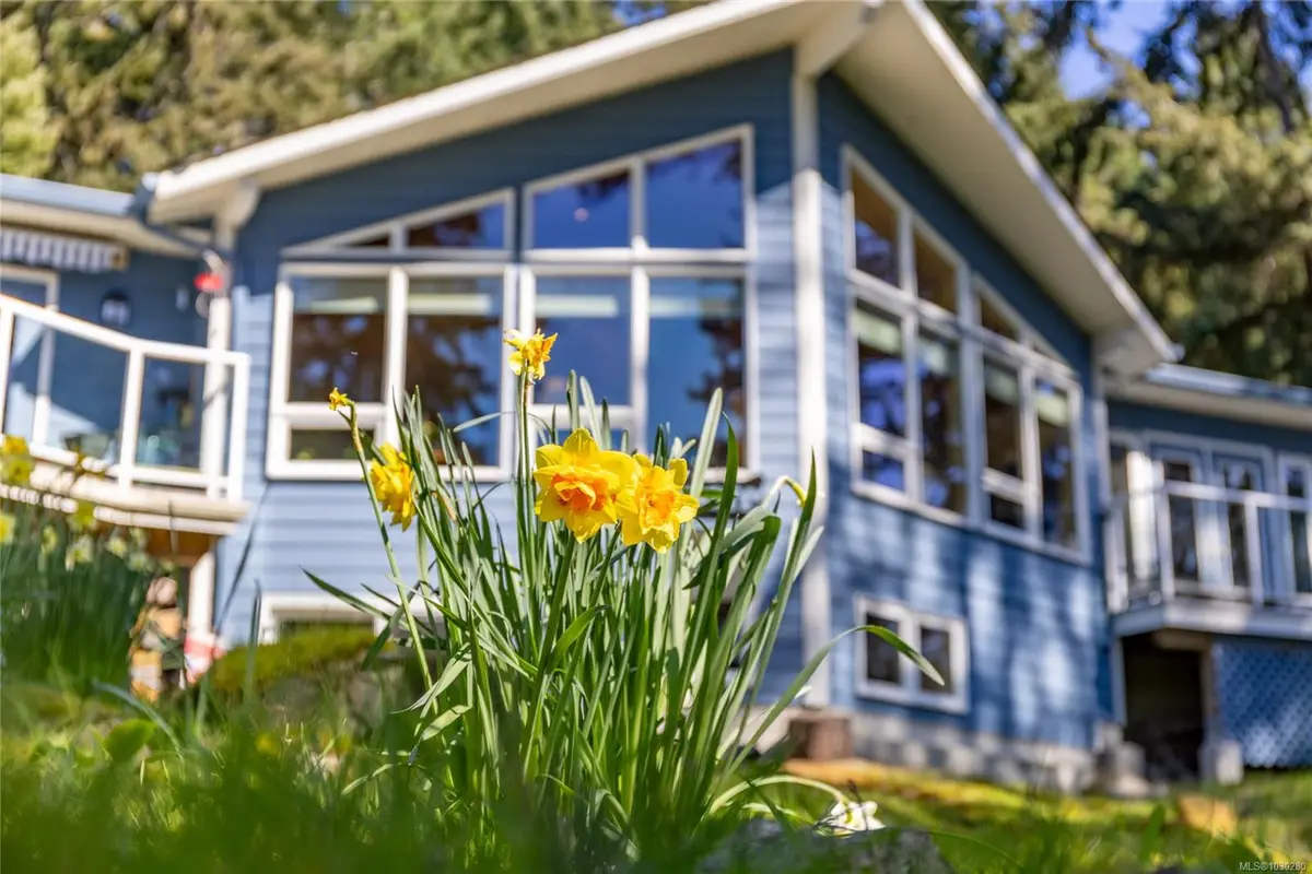 2635 Shoal Rd, Pender Island BC V0N 2M2