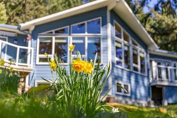 2635 Shoal Rd, Pender Island BC V0N 2M2 - 3 bed, 2 bath in Pender Island