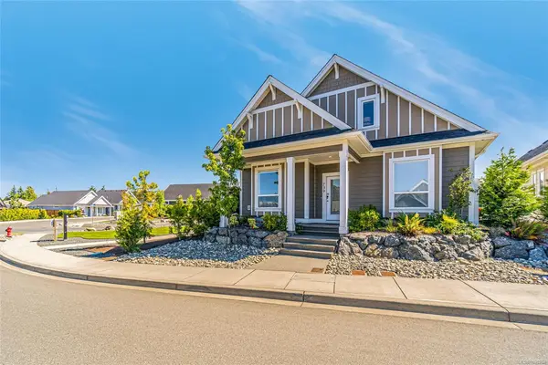 739 Briarwood Dr, Parksville BC V9P 2P9 - 4 bed, 3 bath in Parksville