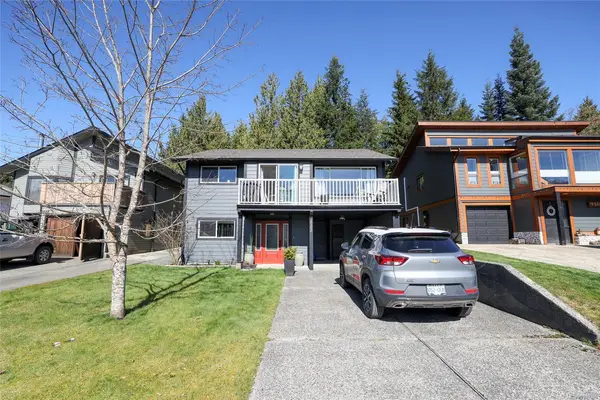 9522 Scott St, Port Hardy BC V0N 2P0