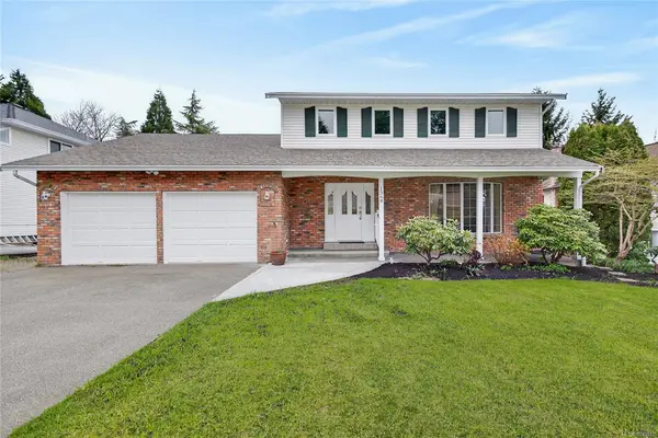 1368 Malahat Dr, Courtenay BC V9N 8B2 - 4 bed, 4 bath in Courtenay