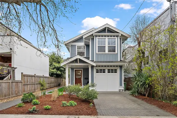 131 Ladysmith St, Victoria BC V8V 1J3 - 5 bed, 5 bath in Victoria