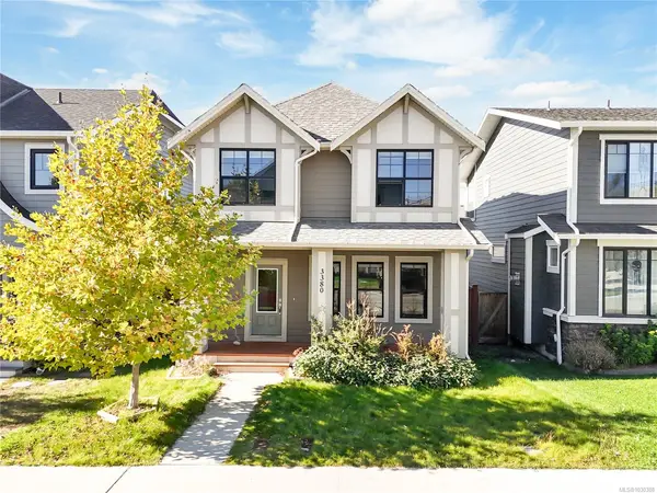 3380 Curlew St, Colwood BC V9C 0P3 - 4 bed, 4 bath in Colwood