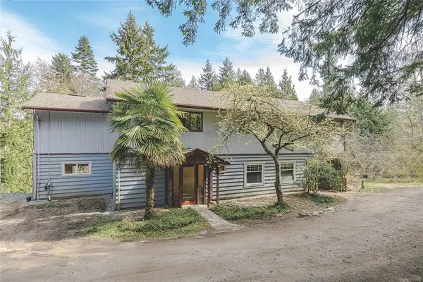 821 Fulford-Ganges Rd, Salt Spring BC V8K 2G4 - 5 bed, 3 bath property for sale in Salt Spring