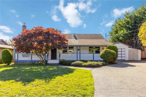 711 Miller Ave, Saanich BC V8Z 3C9 - 3 bed, 2 bath in Saanich