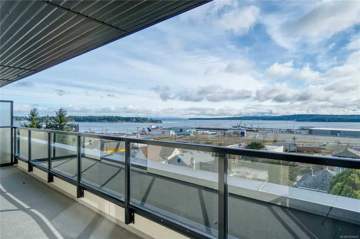 45 Haliburton St #404, Nanaimo BC V9R 4V6