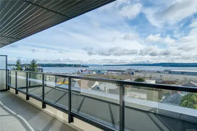45 Haliburton St # 404, Nanaimo BC V9R 4V6