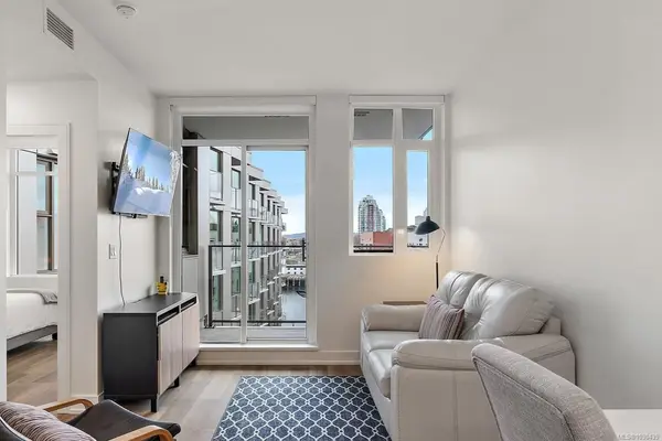 1628 Store St # 807, Victoria BC V8W 3K3