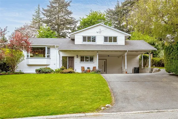 2441 Sutton Rd, Saanich BC V8N 1J1